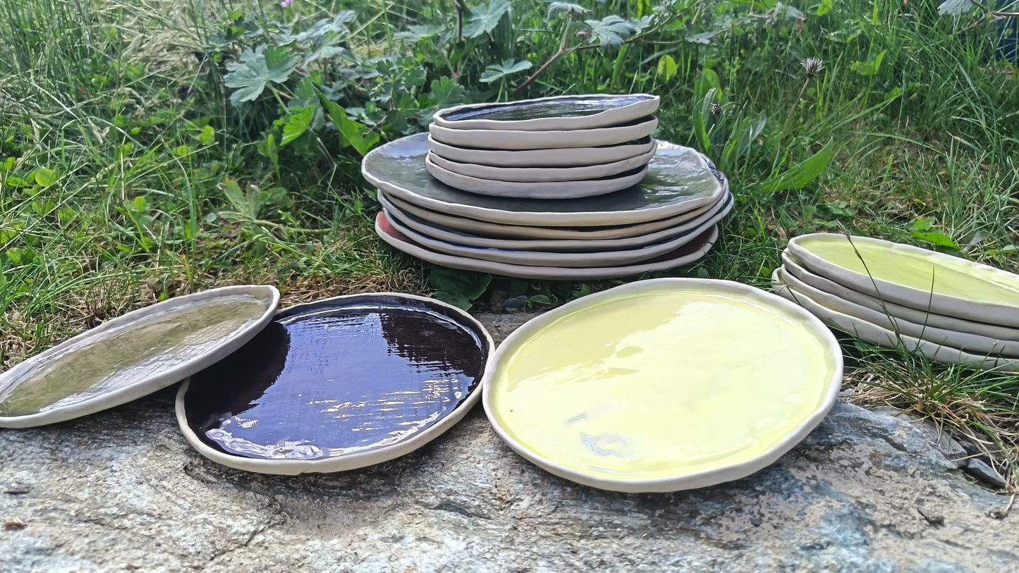 Grande assiette plate  en grès émaillé