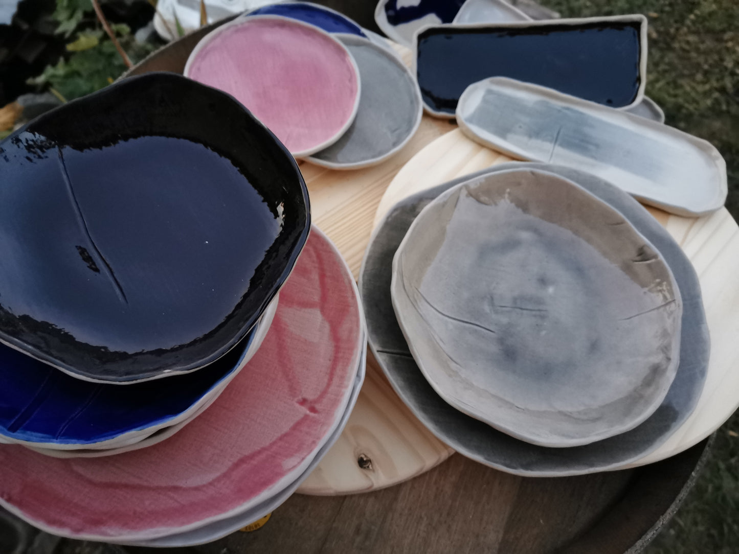 Lot de 2 assiettes creuses -en grès émaillé