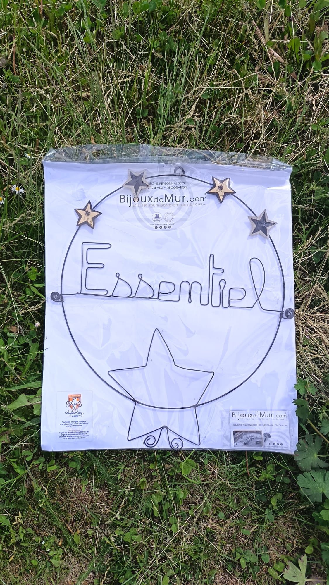 ESSENTIEL en fil de fer