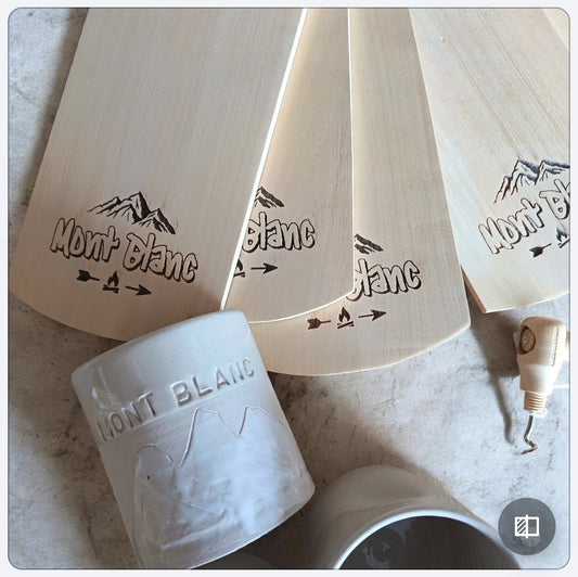 Collection Mont Blanc - 🪵 Planche à découper Mont Blanc – Bois - 30x12cm