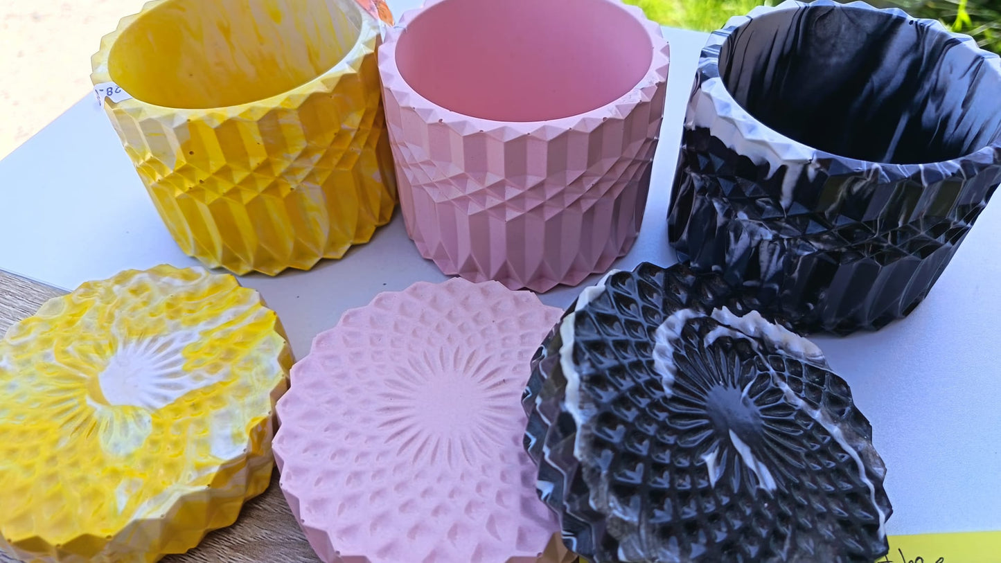 Pot à cotons ou à bijoux avec couvercle